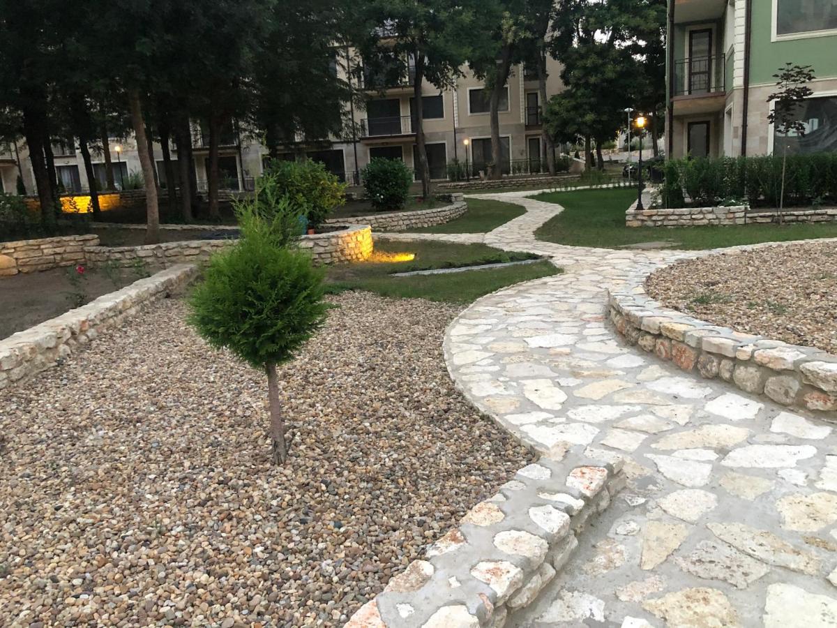 וארנה Rabi Park Residence מראה חיצוני תמונה