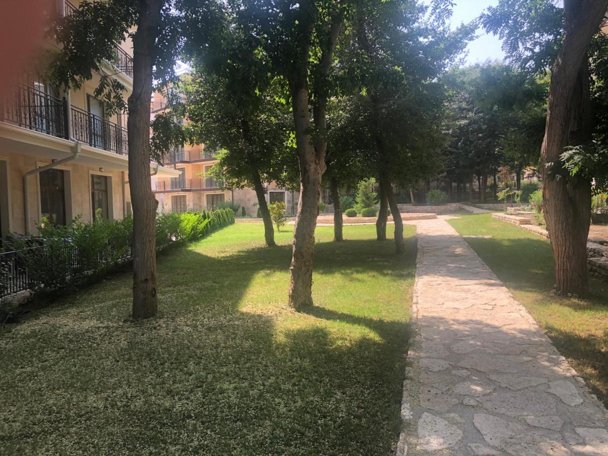 וארנה Rabi Park Residence מראה חיצוני תמונה